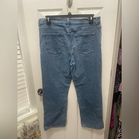 Sonoma Men's Classic Straight Light Blue Jeans - Picture 12 of 13